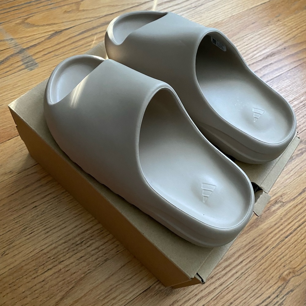 Yeezy pure slides